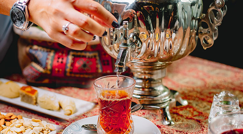 Yekta Persian market - PersianTea Article - Samavar Image